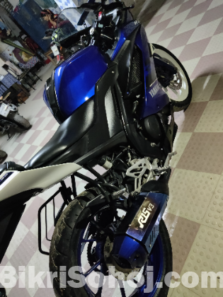 R15 V3 মোটরসাইকেল